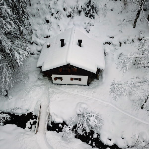 Hütte verschneit Dezember 2017