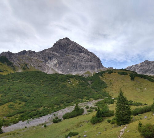 Erster Gipfel in Sicht