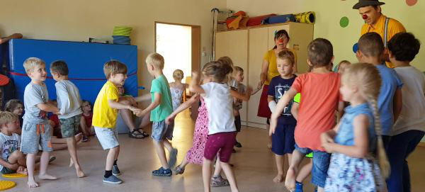 Clowns vor Ort im integrativen Kindergarten