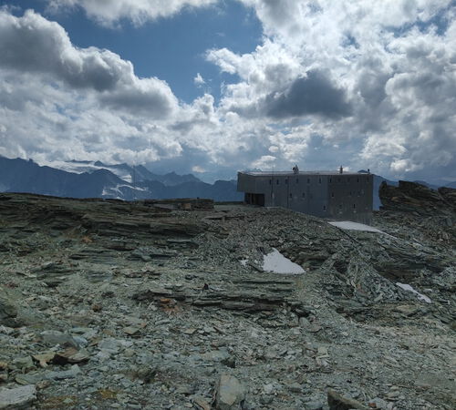 Cabane de Tracuit 3256 m