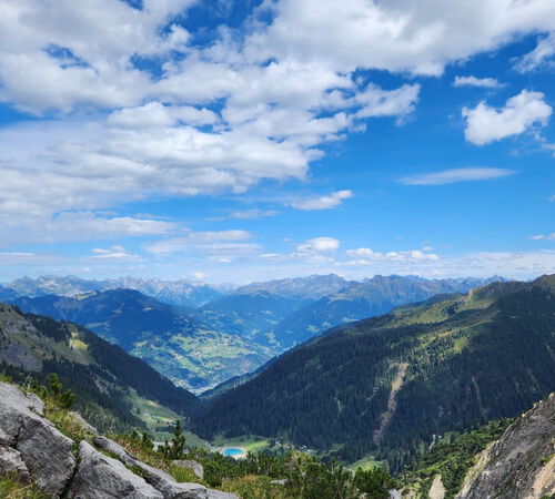 Wanderweg mit Traumpanorama